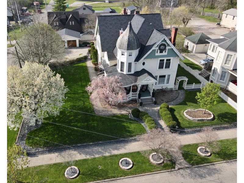 83 E South Jackson OH 45640 Residential