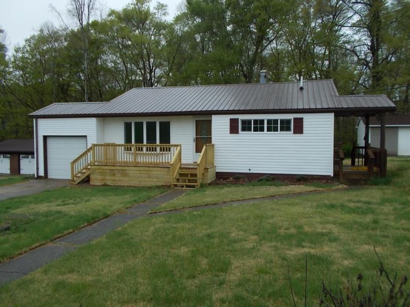 103 Waverly Gables Blvd. Waverly OH 45690 Residential