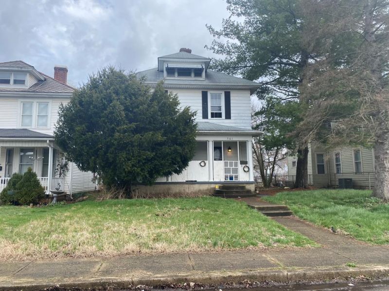 761 E Fourth St. Chillicothe OH 45601 Residential