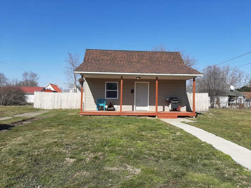 415 1ST ST Wellston OH 45692 Residential