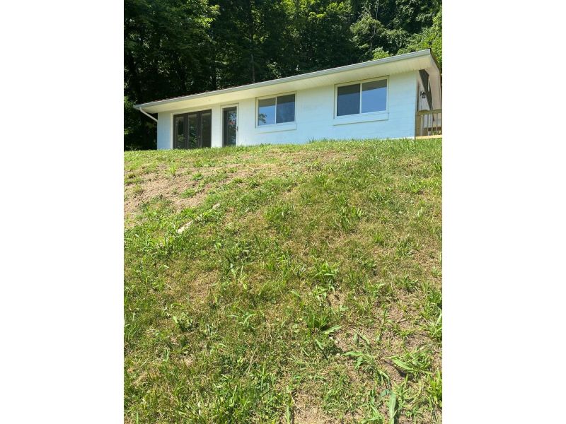 1452 W St. Rt. 551 Waverly OH 45690 Residential