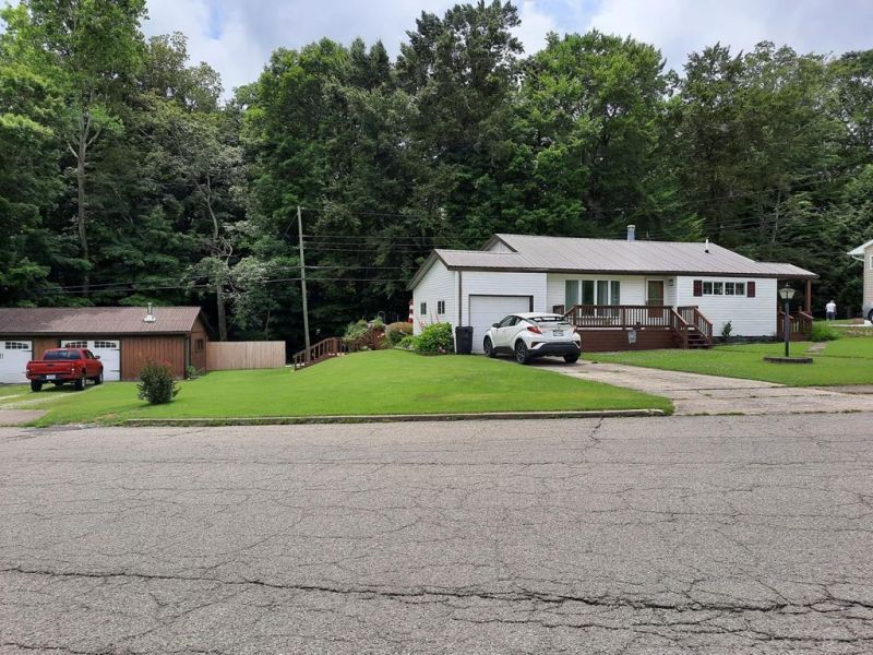 103 Waverly Gables Blvd. Waverly OH 45690 Residential