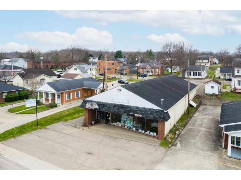 305 Emmitt Ave. Waverly OH 45690 Real Estate Only