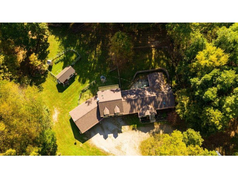 2045 County Road 194 Fredericktown OH 43019 Residential