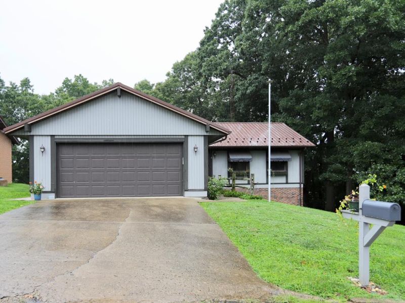 4 Maple Ave. Jackson OH 45640 Residential