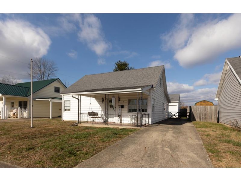 519 E 4TH ST Waverly OH 45690 Residential