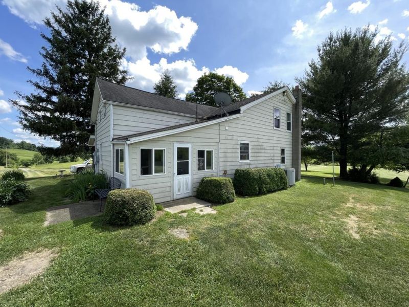 7006 St. Rt. 141 Gallipolis OH 45631 Residential