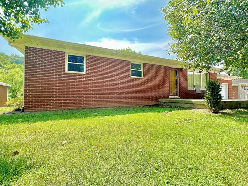 Glen Drive Gallipolis OH 45631 Residential