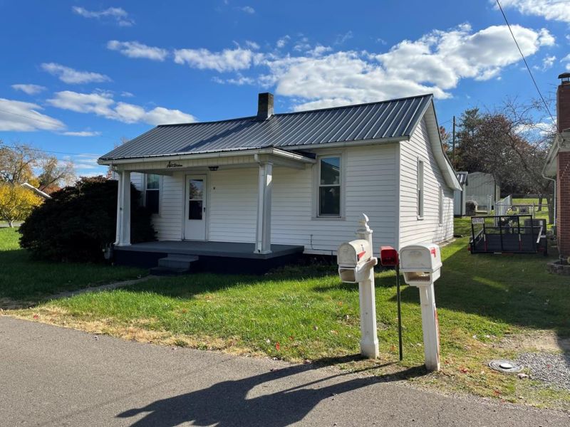 16 Dickason Street Jackson OH 45640 Residential