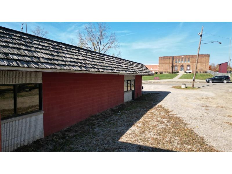 318 W High  Street McArthur OH 45651 Real Estate Only