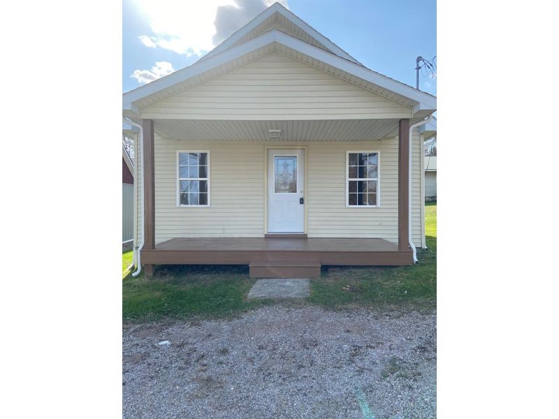 52 W 10TH ST Wellston OH 45692 Residential