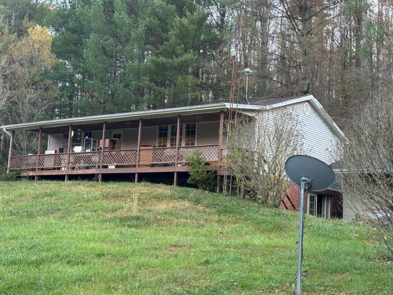 33479 State Route 683 McArthur OH 45651 Residential