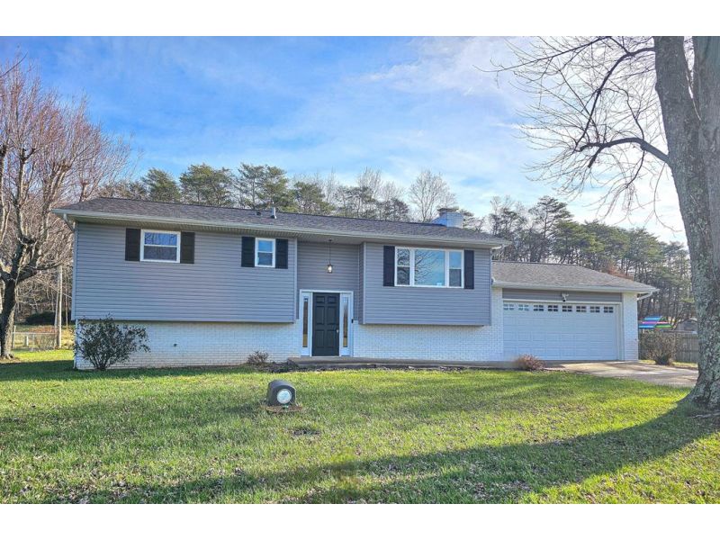 208 White Road Gallipolis OH 45631 Residential