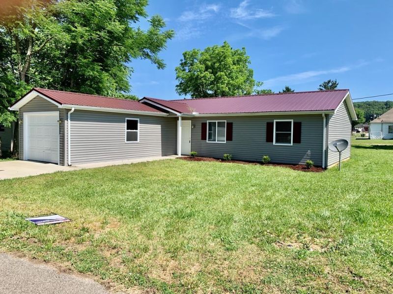 218 2ND ST Beaver OH 45613 Residential