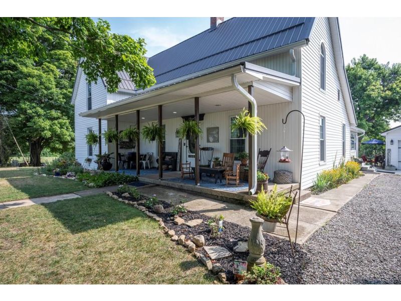 3255 White Road Washington Court House OH 43160 Residential