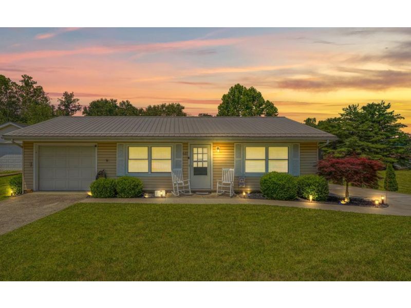 627 Harris St Jackson OH 45640 Residential