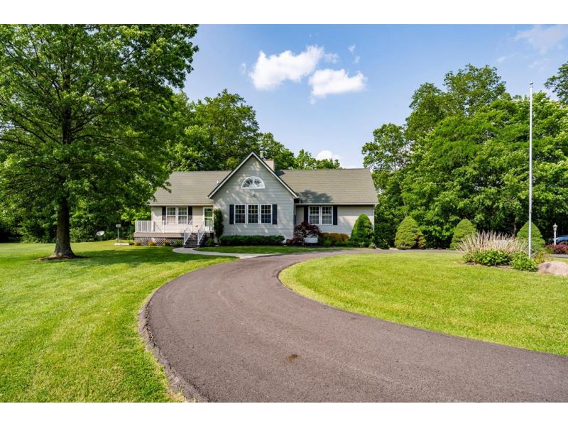 1352 Hiney Rd. Wilmington OH 45177 Residential