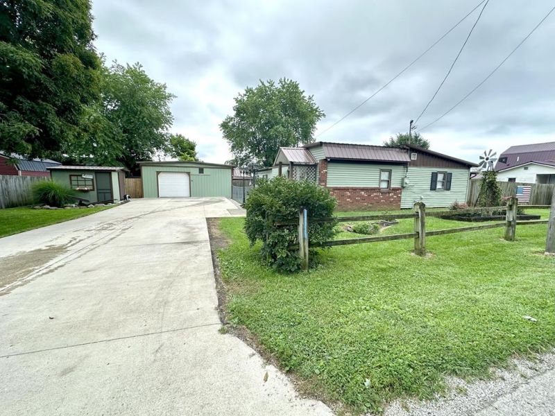 26030 Locust Grove Road New Holland OH 43145 Residential