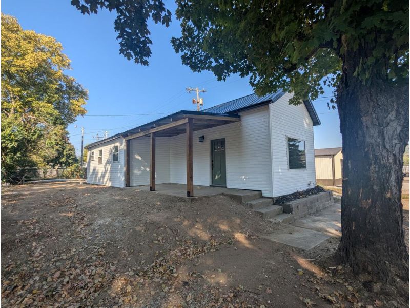 301 N Maple Street Bainbridge OH 45612 Residential - Main Photo