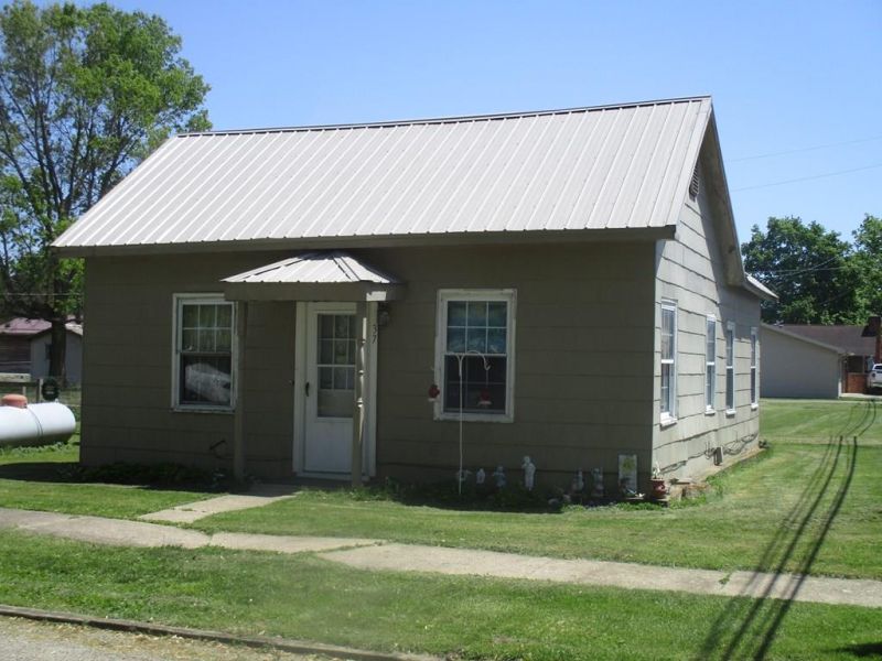 37 N Church Street Frankfort OH 45628 Residential
