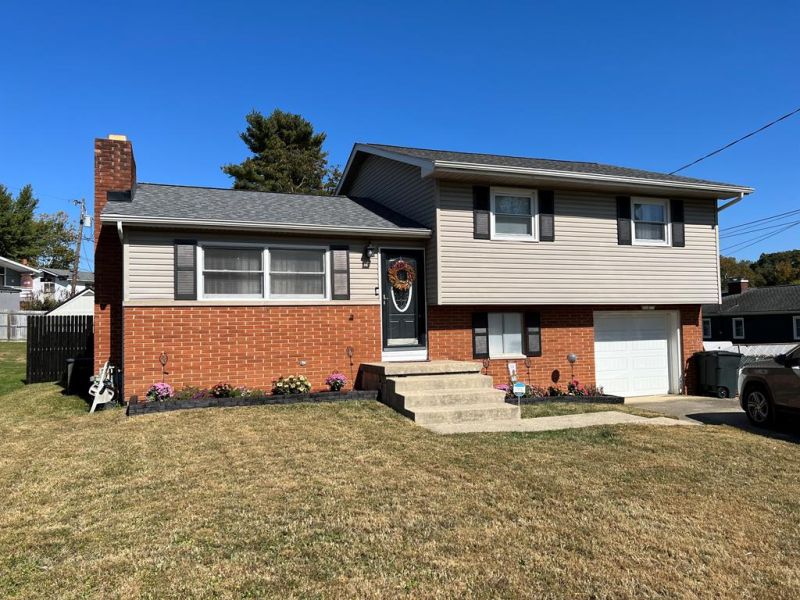 121 Uhlan Court Chillicothe OH 45601 Residential - Main Photo