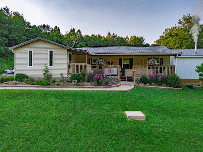 275 Horton Sisters Oak Hill OH 45656 Residential - Main Photo